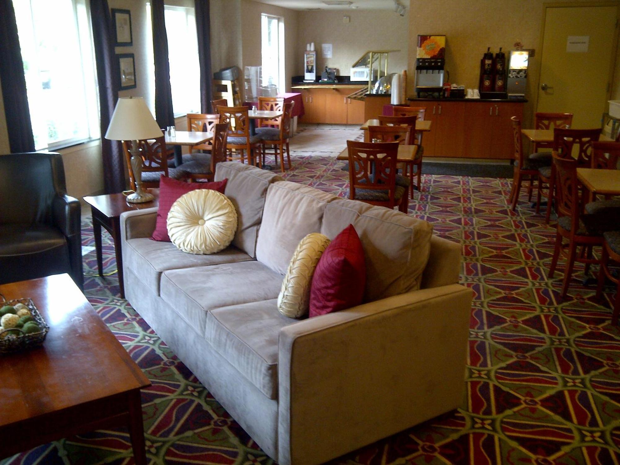 ฮอว์ธอร์น สวีท บาย วินด์แฮม แรนโช คอร์โดวา/ฟัลซัม Hotel ภายนอก รูปภาพ